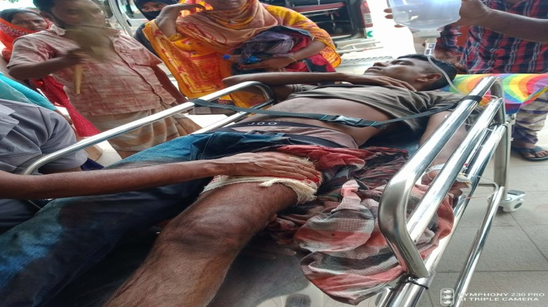 কাজিপুরে রাস্তা সংস্কারের হিসাব চাওয়াকে কেন্দ্র করে সংঘর্ষ, 
