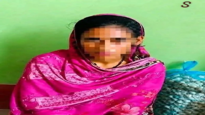 প্রেমের টানে গাইবান্ধা থেকে দোয়ারাবাজারে ছুটে এলেন ২২ বছরের তরুণী ৬৫ বছর বয়সী এক ব্যক্তির টানে'...