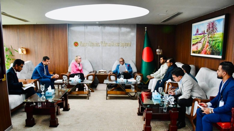 প্রবাসী কল্যাণমন্ত্রীর সঙ্গে ব্রিটিশ হাইকমিশনারের সৌজন্য সাক্ষাৎ...