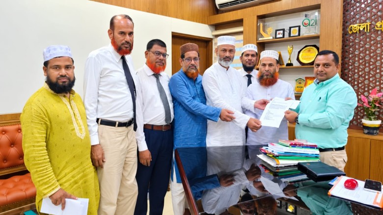 সিরাজগঞ্জে ১১ দলীয় ঐক্যের লংমার্চ উপলক্ষে পথসভা, ডিসি-এসপিকে স্মারকলিপি