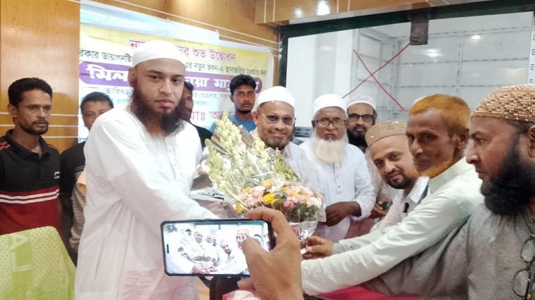 রায়গঞ্জে সরকার ডায়াগনস্টিক অ্যান্ড নার্সিং হোমের নতুন ভবনের 