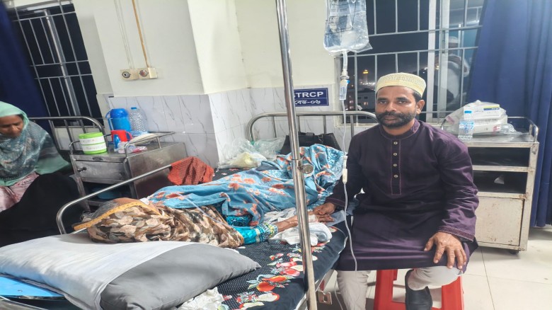 রায়গঞ্জ বিএনপির সাবেক সভাপতি শামছুল ইসলামের মা ও সাংবাদিক আর